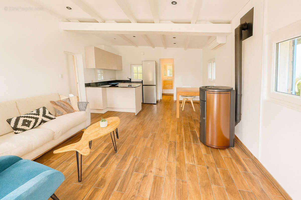 Maison à SOLLIES-TOUCAS