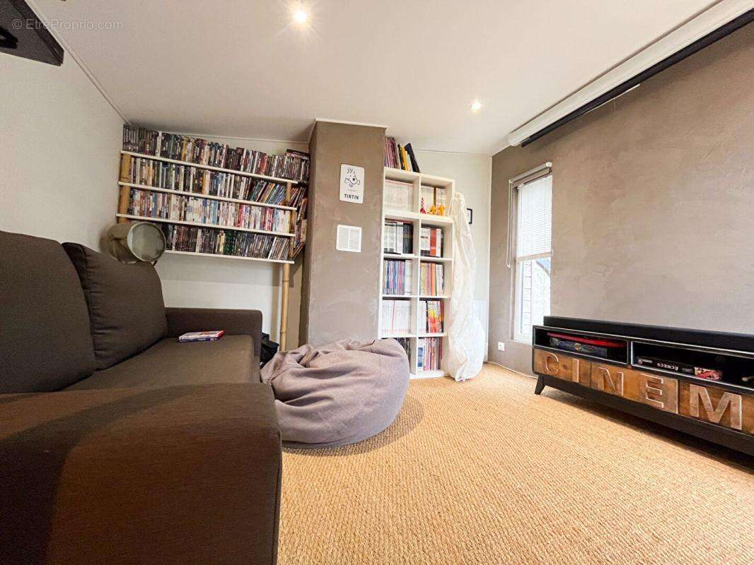 Maison à NOUANS-LES-FONTAINES