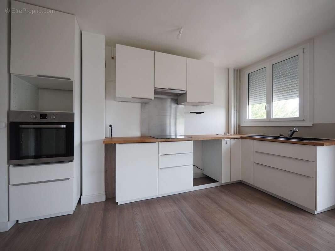 Appartement à FONTENAY-LE-FLEURY