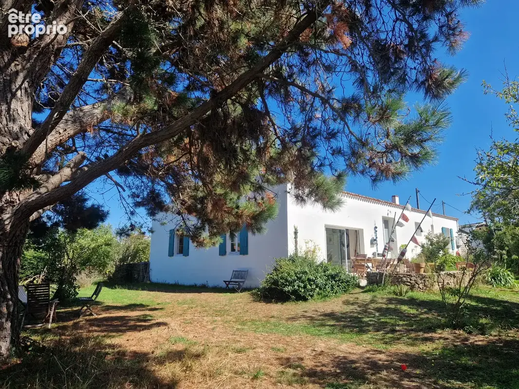 Maison familiale en bon état au centre de l'Ile - photo 2