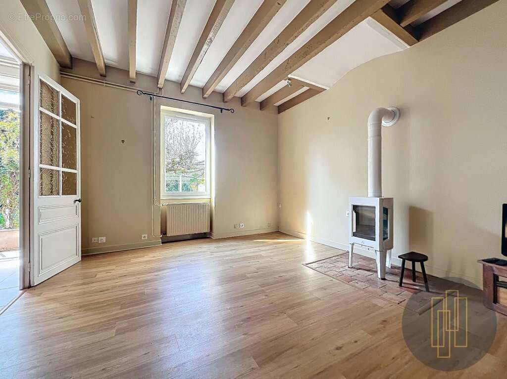 Maison à VILLEFRANCHE-SUR-SAONE