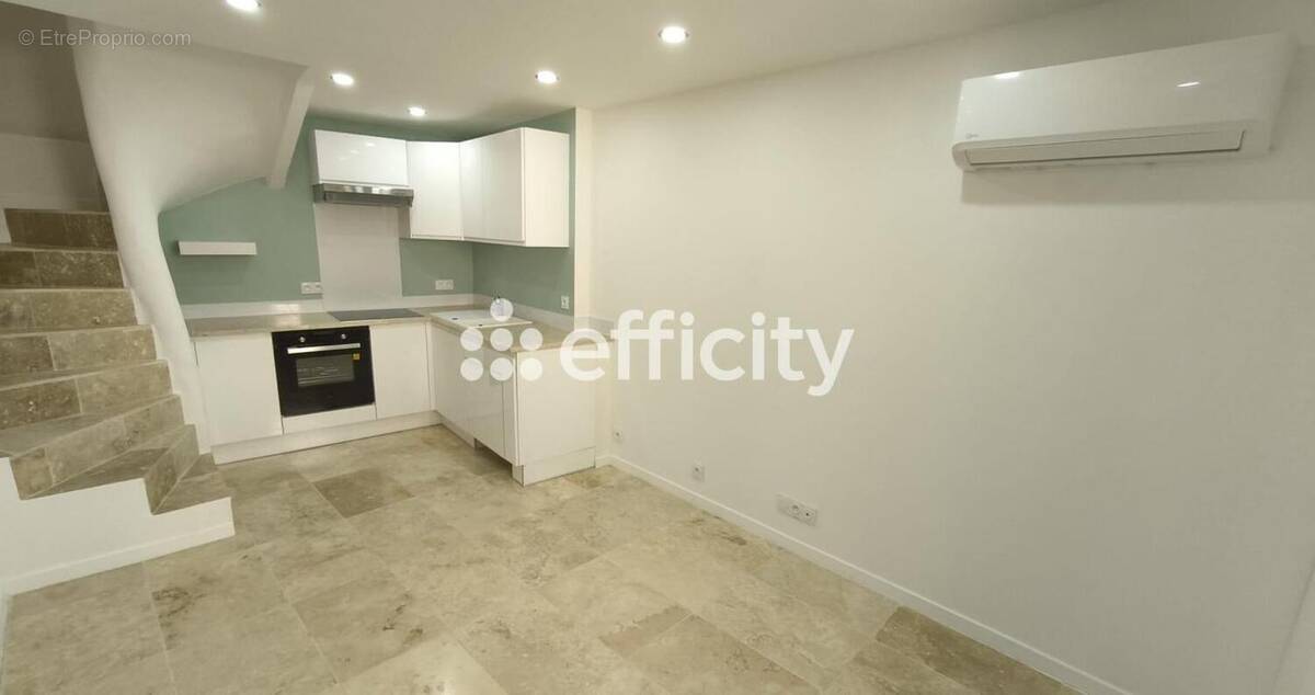 Maison à NISSAN-LEZ-ENSERUNE