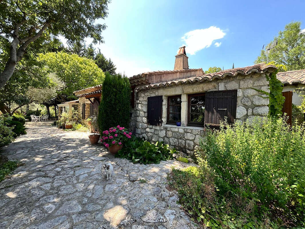 Maison à SAINT-PAUL-TROIS-CHATEAUX