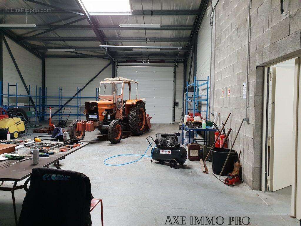 Commerce à ESCOURCE