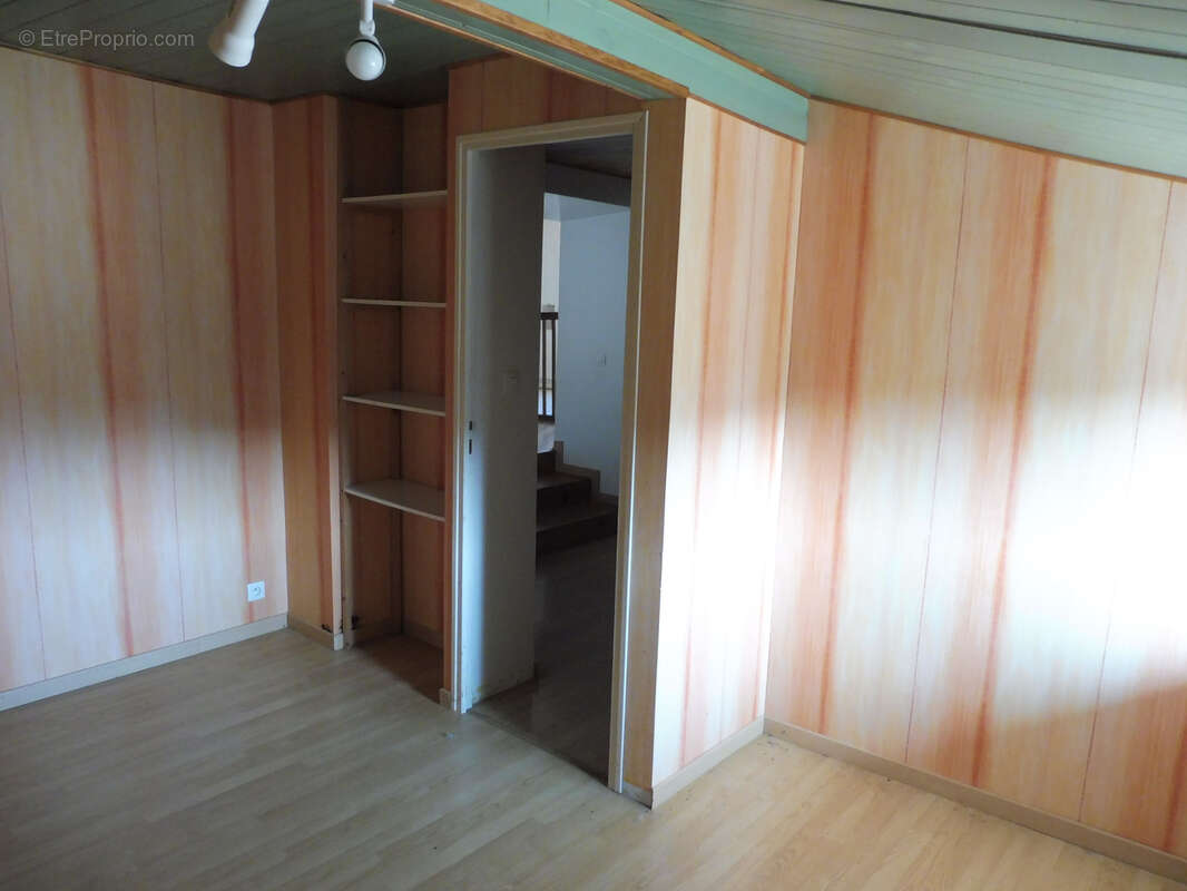 Maison à SAINT-VINCENT-DE-CONNEZAC