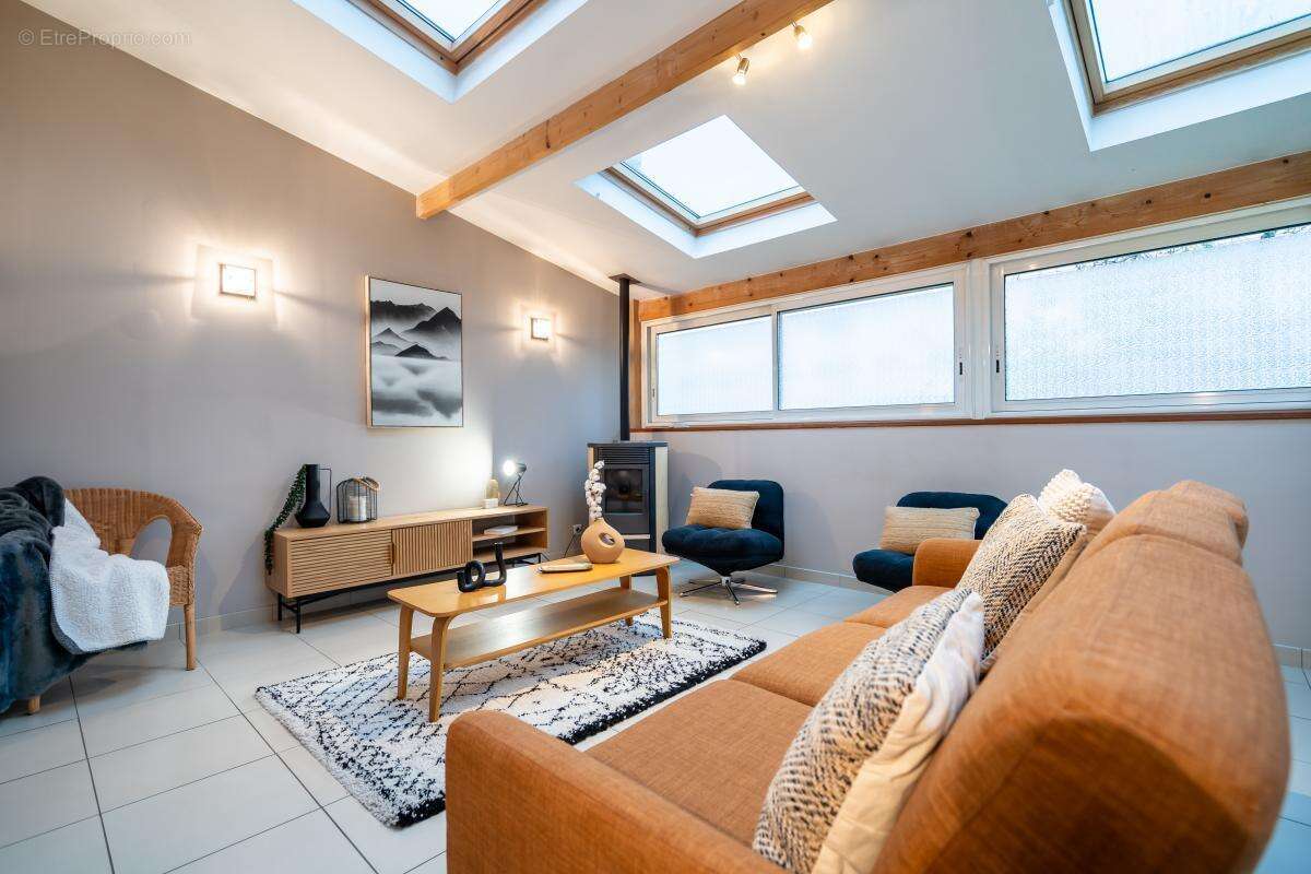 Maison à TASSIN-LA-DEMI-LUNE