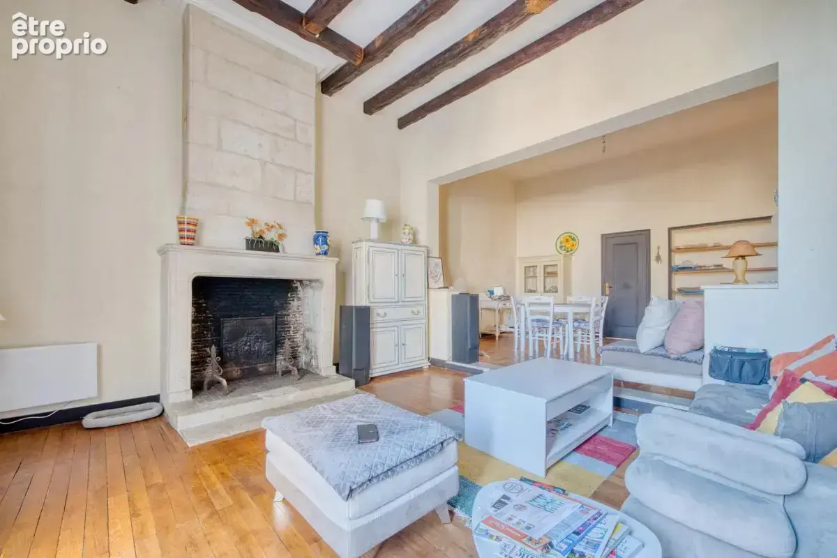 Appartement de 3 pièces de 94 m² à Saintes - photo 3
