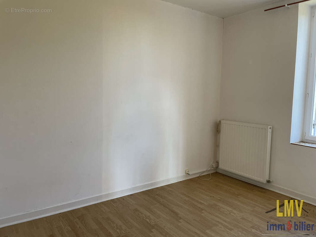 Maison à SAINT-MICHEL-DE-MONTAIGNE