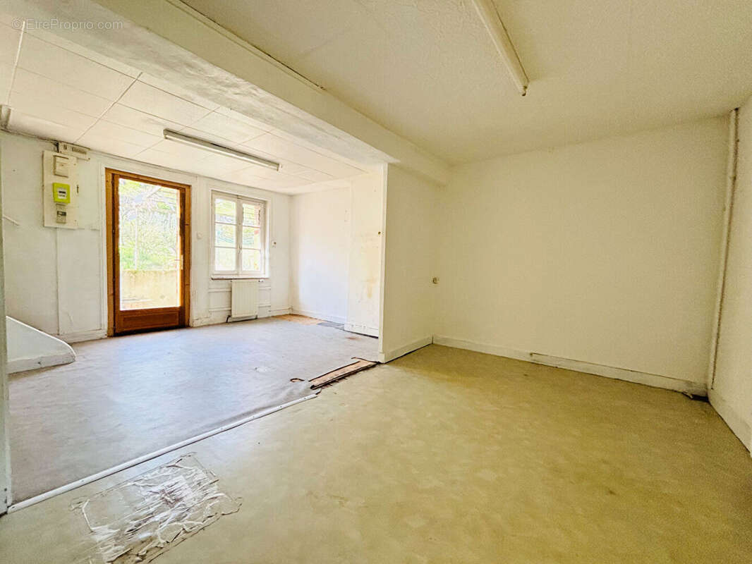 Maison à LA PACAUDIERE