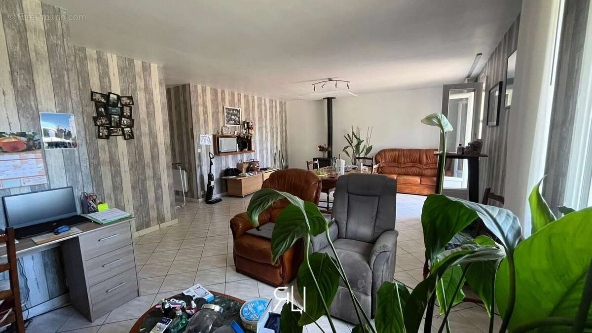 Maison plain-pied 2 chambres, garage et jardin - photo 3