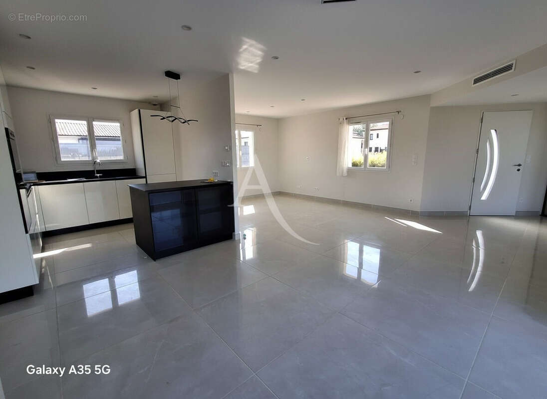 Maison L Isle Jourdain 4 pièce(s) 110 m2 - photo 5