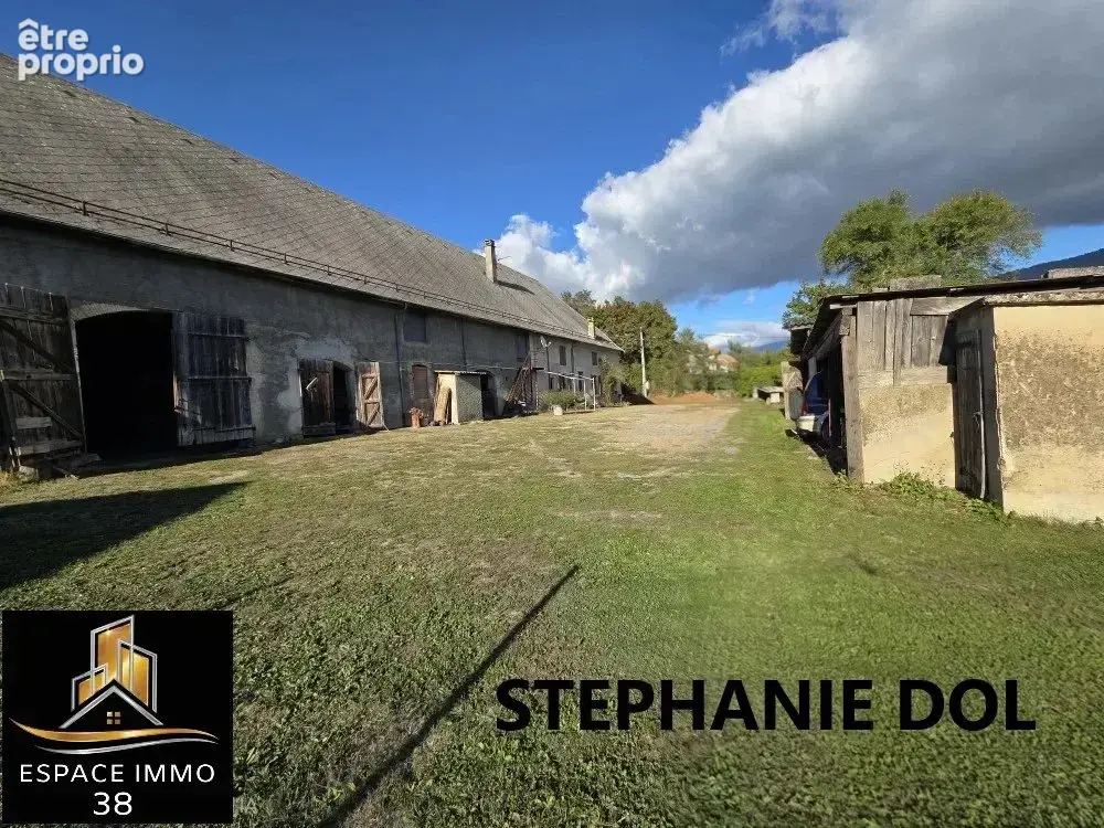 Photo Maison à Sinard au prix de 380 000€