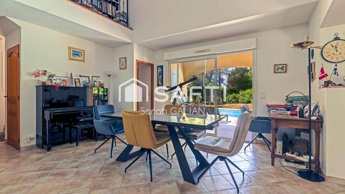 Photo 8 - Maison à ROQUEBRUNE-SUR-ARGENS