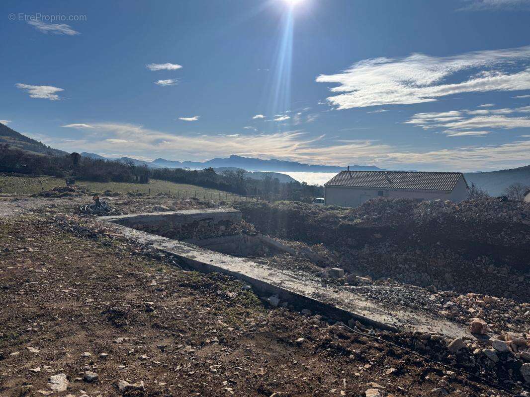 Terrain à PLAN-DE-BAIX