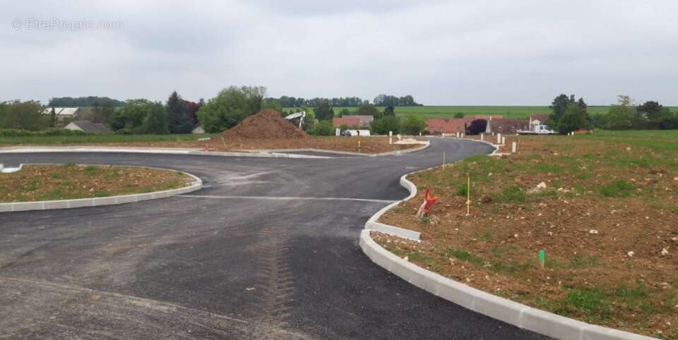 Terrain à CHAMPMOTTEUX