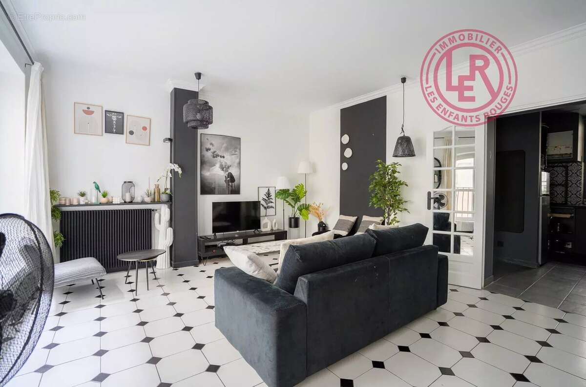 Appartement à PARIS-10E