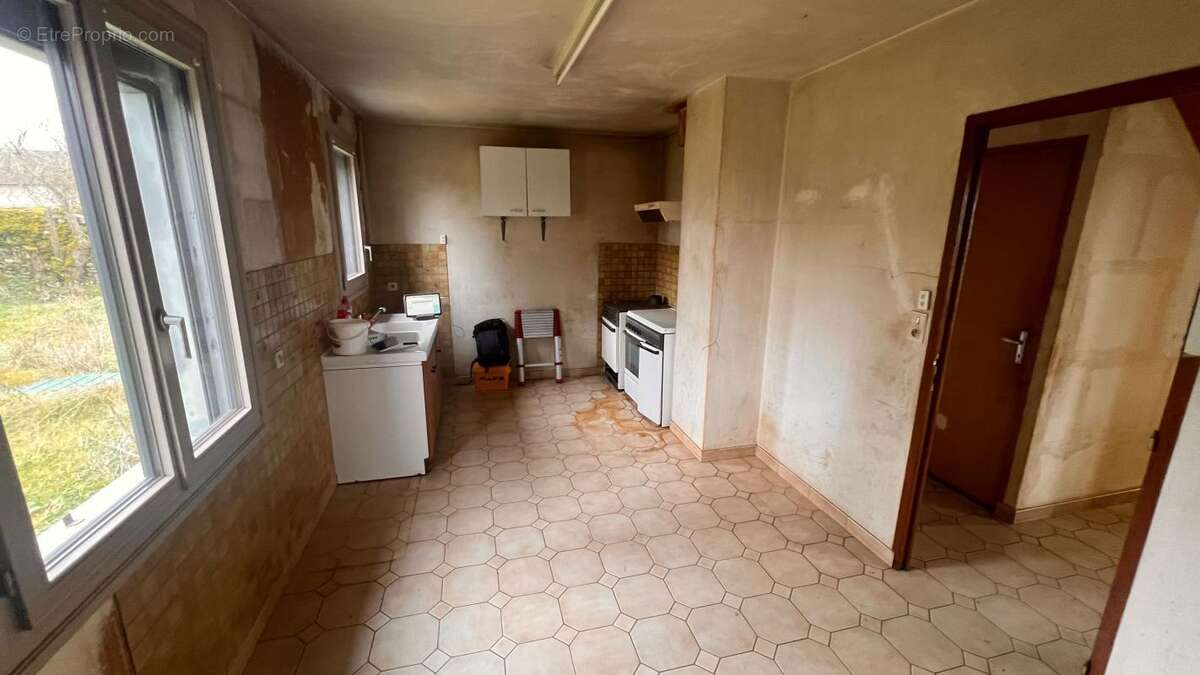 Maison à VILLENEUVE-SUR-BELLOT