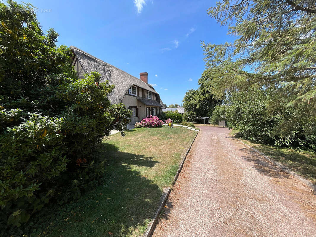 Belle demeure de caractère de 163 m² avec dépendances et terrain de 4651m² - photo 15