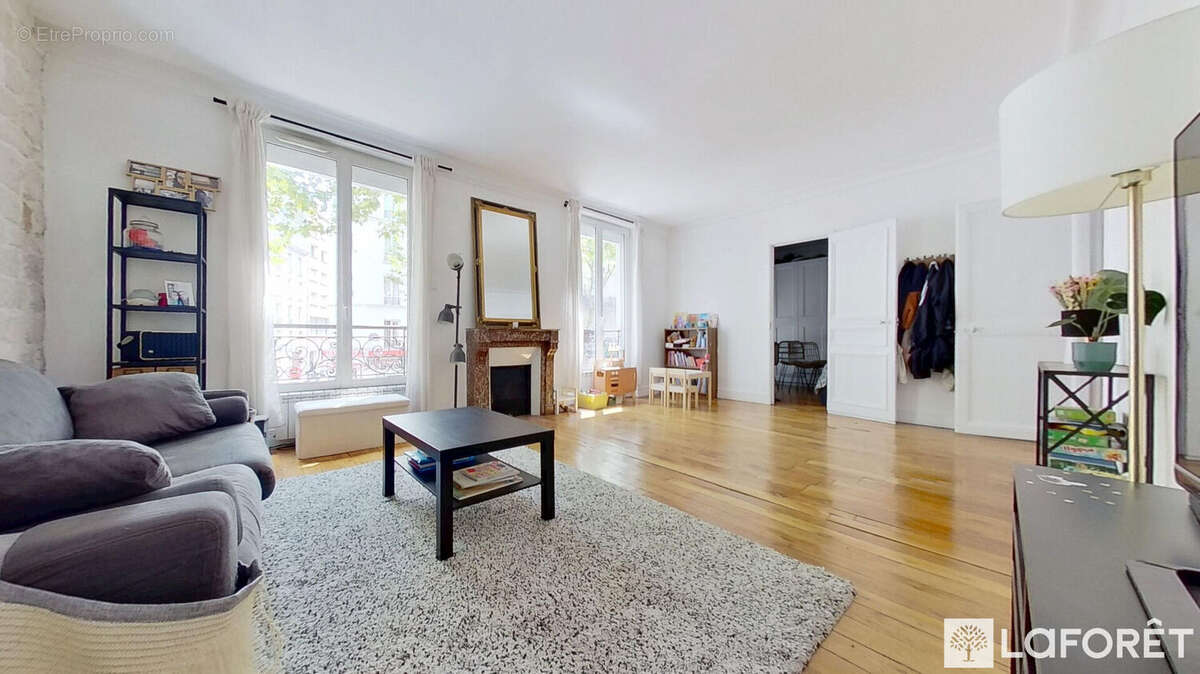 Appartement à PARIS-17E
