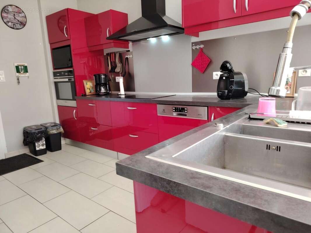 Maison 272 m² à Hommes  - photo 7