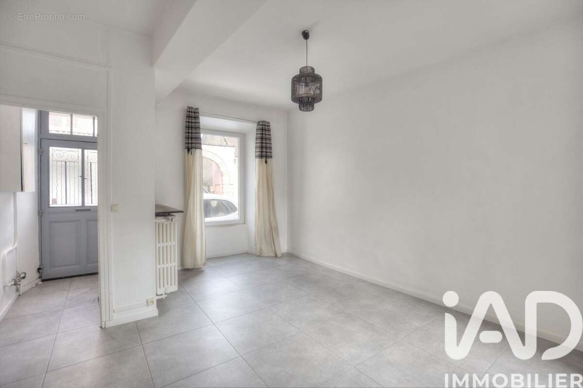 Photo 2 - Maison à PONT-SUR-YONNE