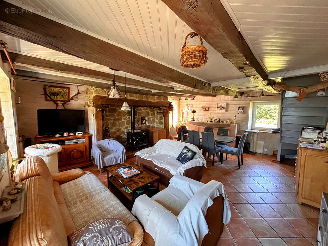 Maison à SAINT-BONNET-PRES-BORT