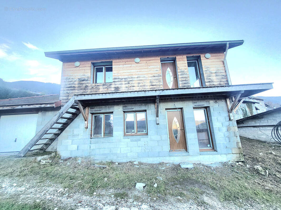 Maison à VAULNAVEYS-LE-HAUT