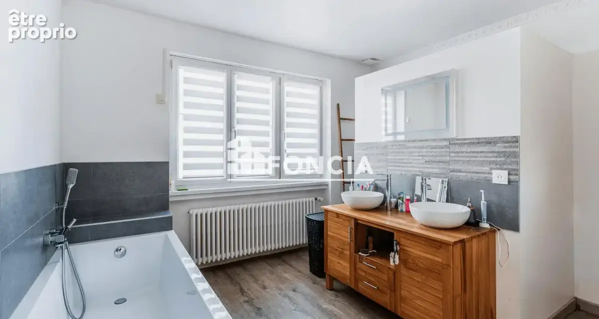 A Ars sur Moselle, proche commodités et axes routiers, maison d'habitation rénovée - photo 8