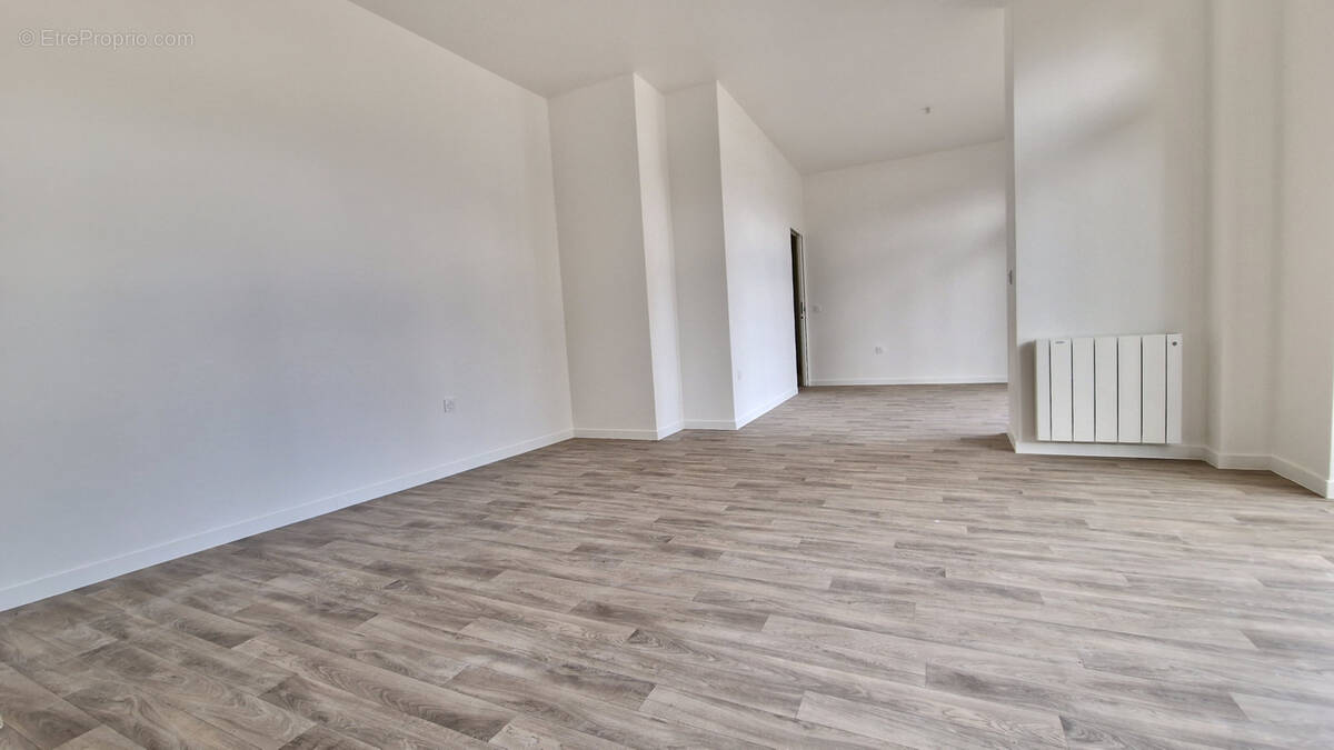 A marly la ville - appartement neuf de type f3 en rez de jardin avec place de parking. - photo 2