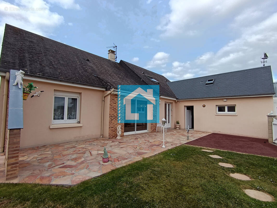 Maison à SAINT-PAIR-SUR-MER
