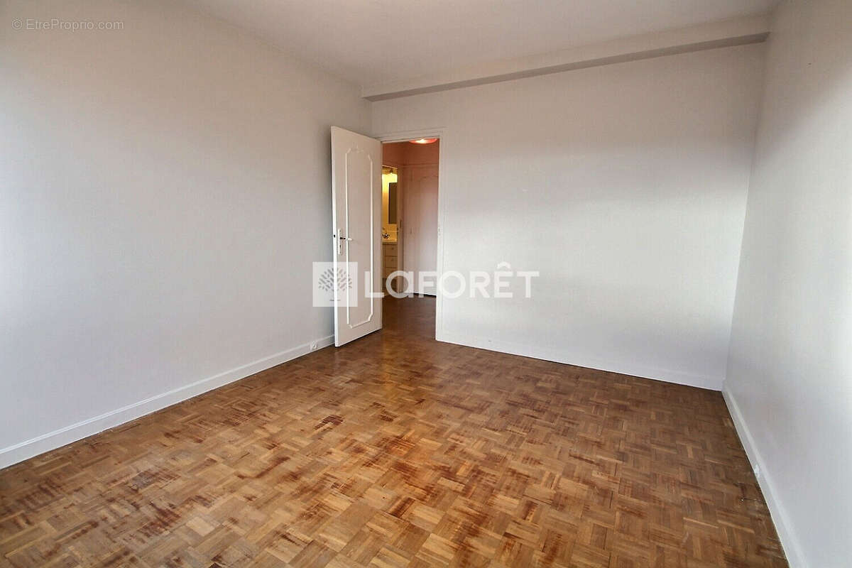 Appartement à NANTERRE