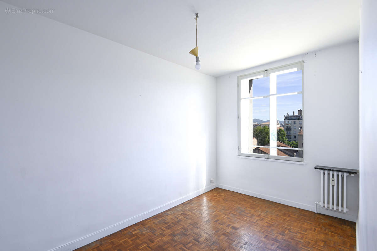 Appartement à MARSEILLE-3E