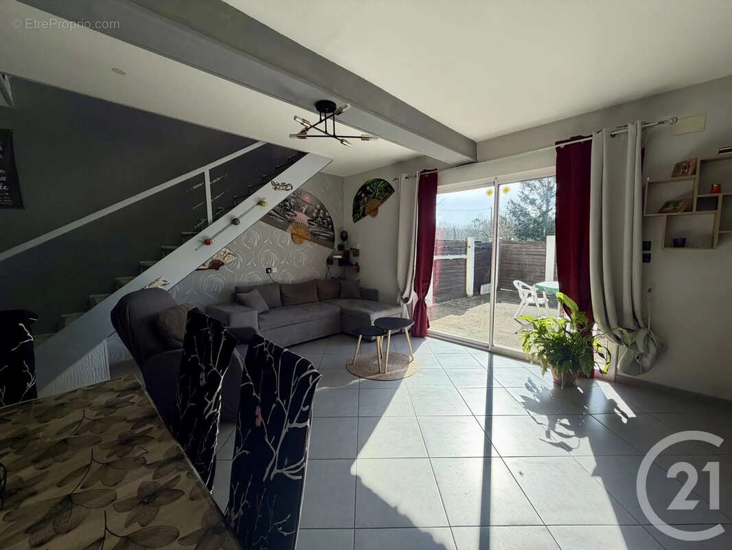 Maison à LAGORCE