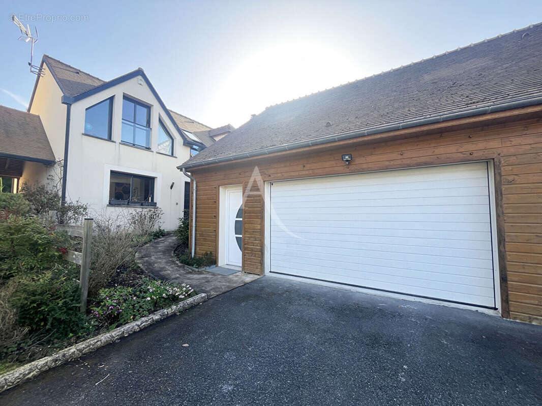 Maison à SAINT-CHERON