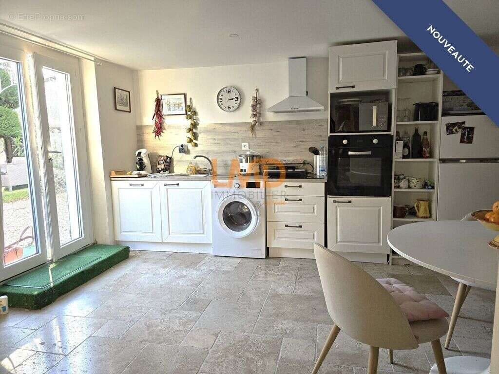 Maison à MORIERES-LES-AVIGNON