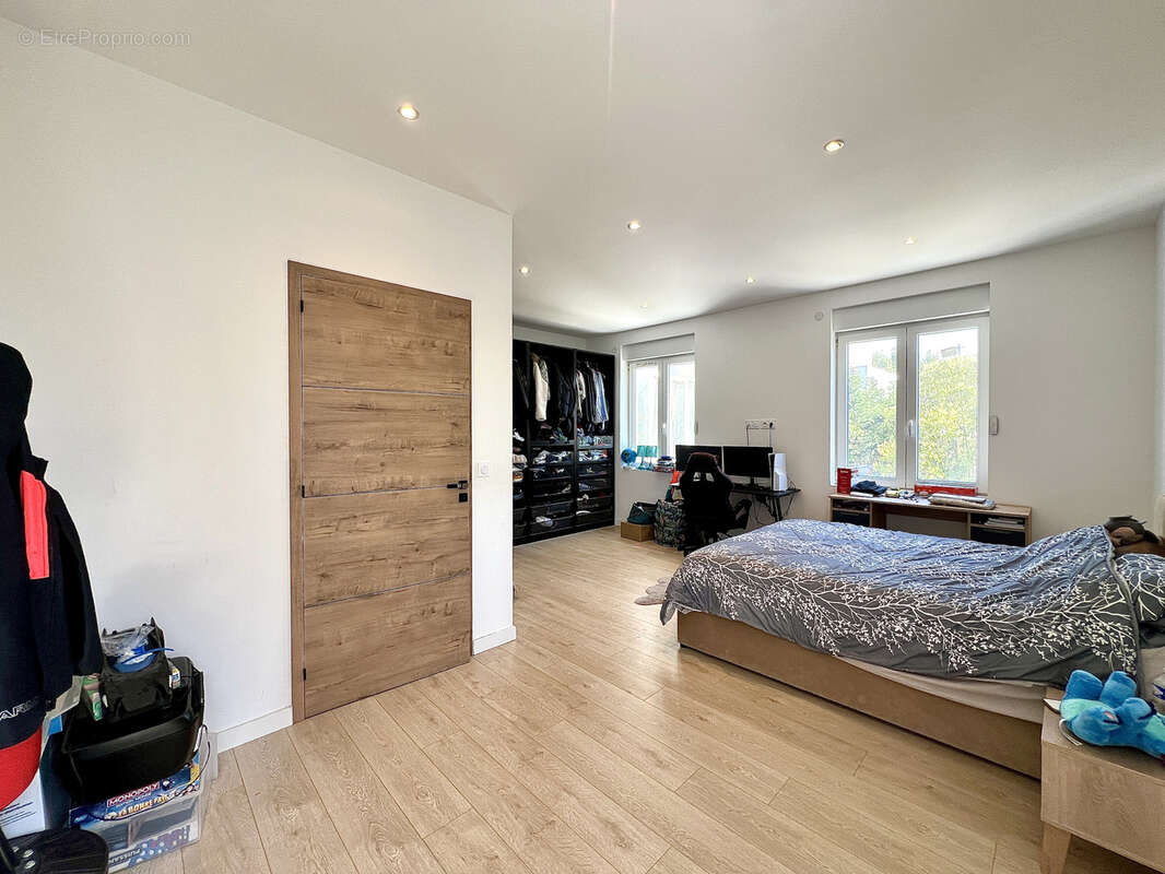 13013 MARSEILLE - Les Olives / Saint-Théodore - Maison 4/5 pièces 168m2 sur 550m2 de terrain - photo 14