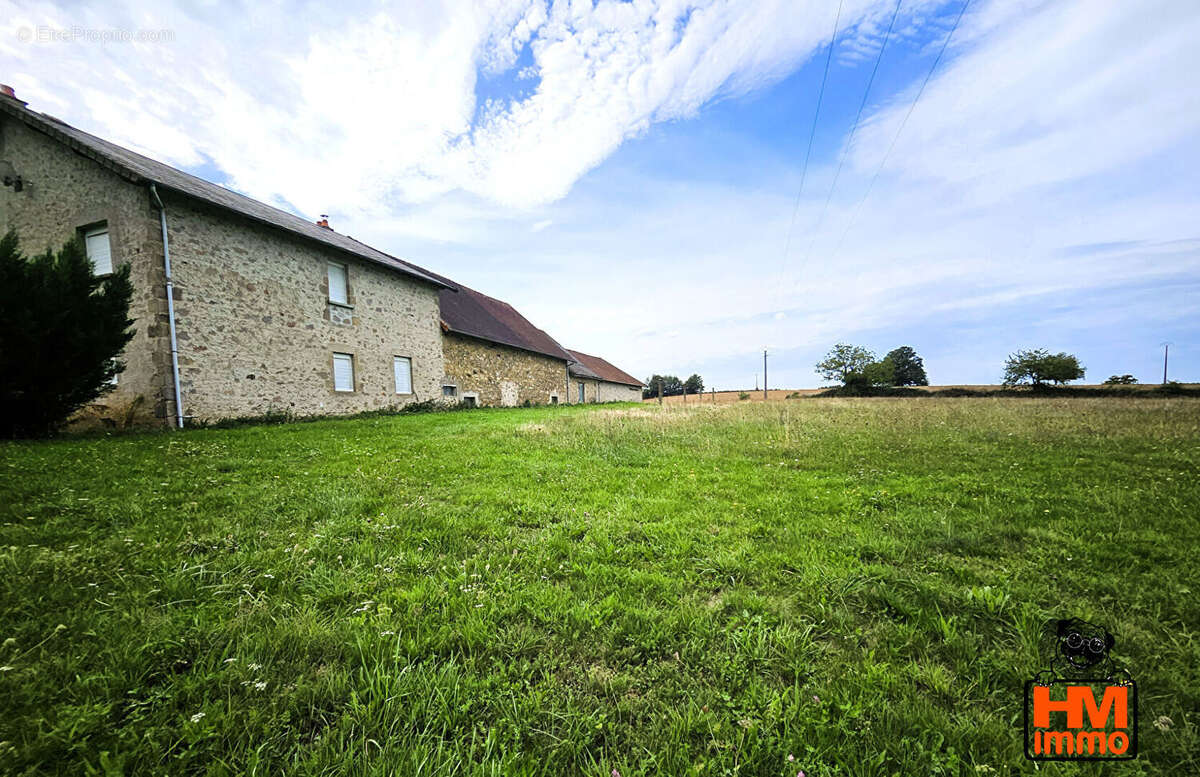 Maison à RILHAC-LASTOURS