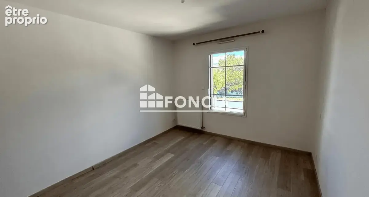 Fouesnant - Au Coeur du Centre-Ville - A Vendre - Appartement T3 - Ascenseur - Balcon - Place de Parking - Libre - photo 5
