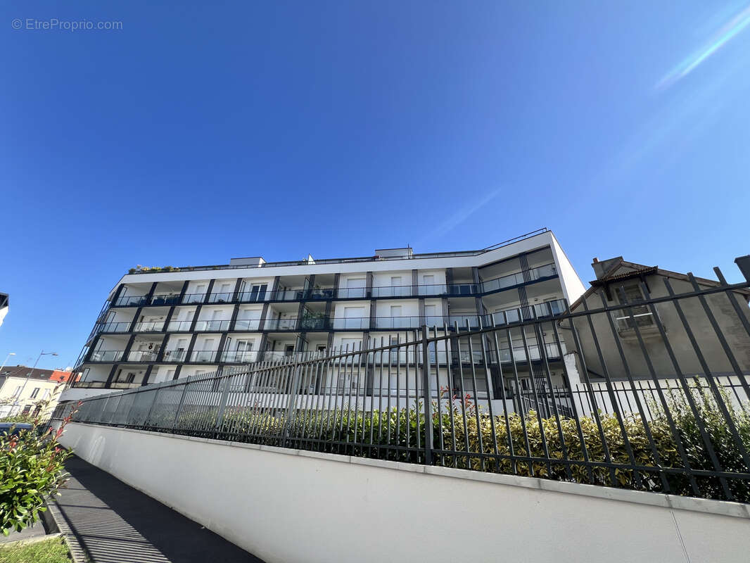 Secteur clairmarais - residence de standing 2021 appartement type 2 de 44m2 + terrasse + box garage - photo 3