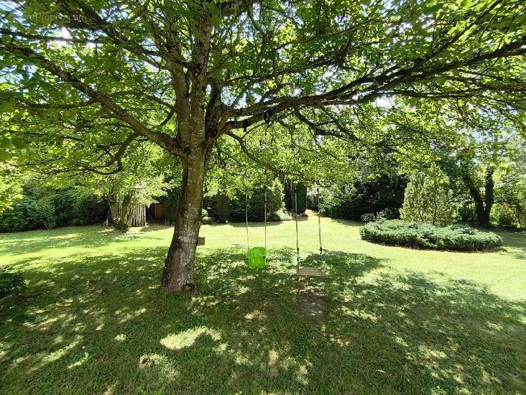 Maison 176 m² à Nesles-La-Vallee  - photo 16