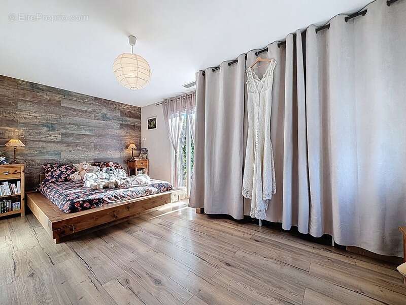 Maison à USCLAS-DU-BOSC