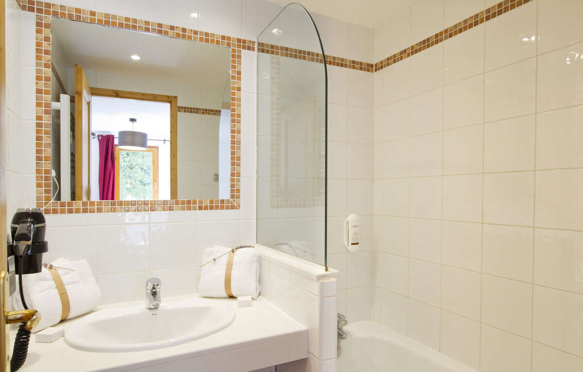 Appartement à NOTRE-DAME-DE-BELLECOMBE