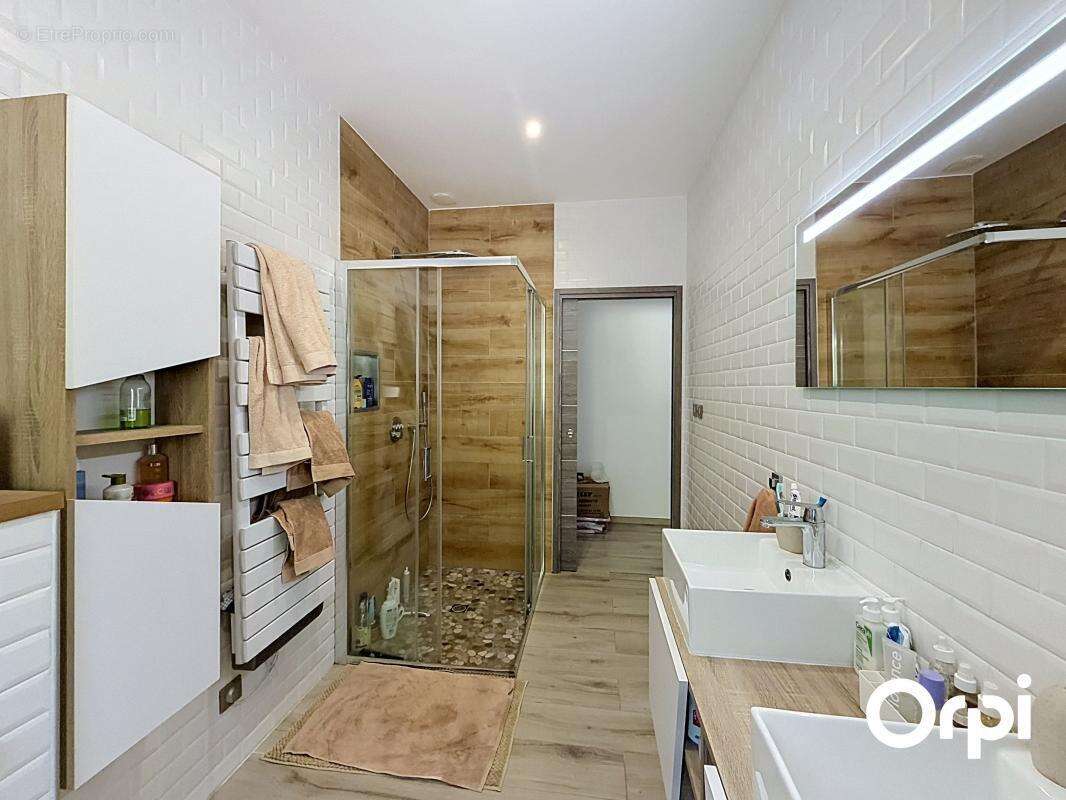 Villa F4 avec F2 indépendant et bureau – Vue mer & montagne - photo 13