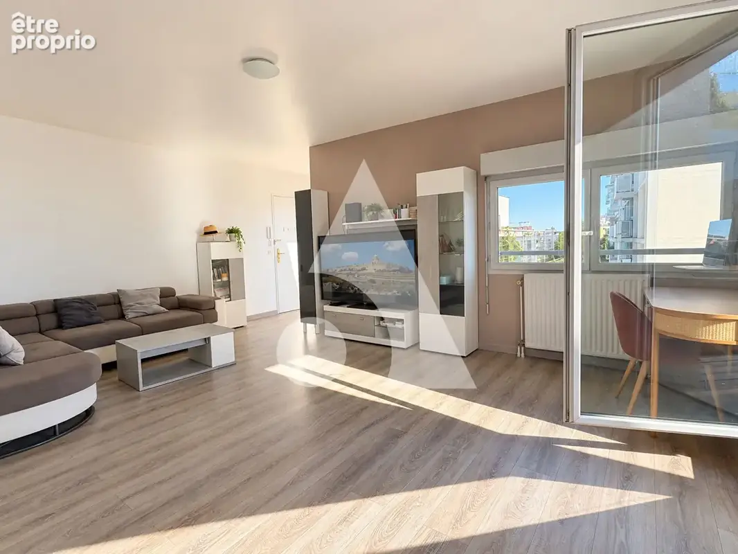 Appartement familial 5 pièces 110 m² - Deux terrasses - Mairie de Saint-Ouen - photo 5