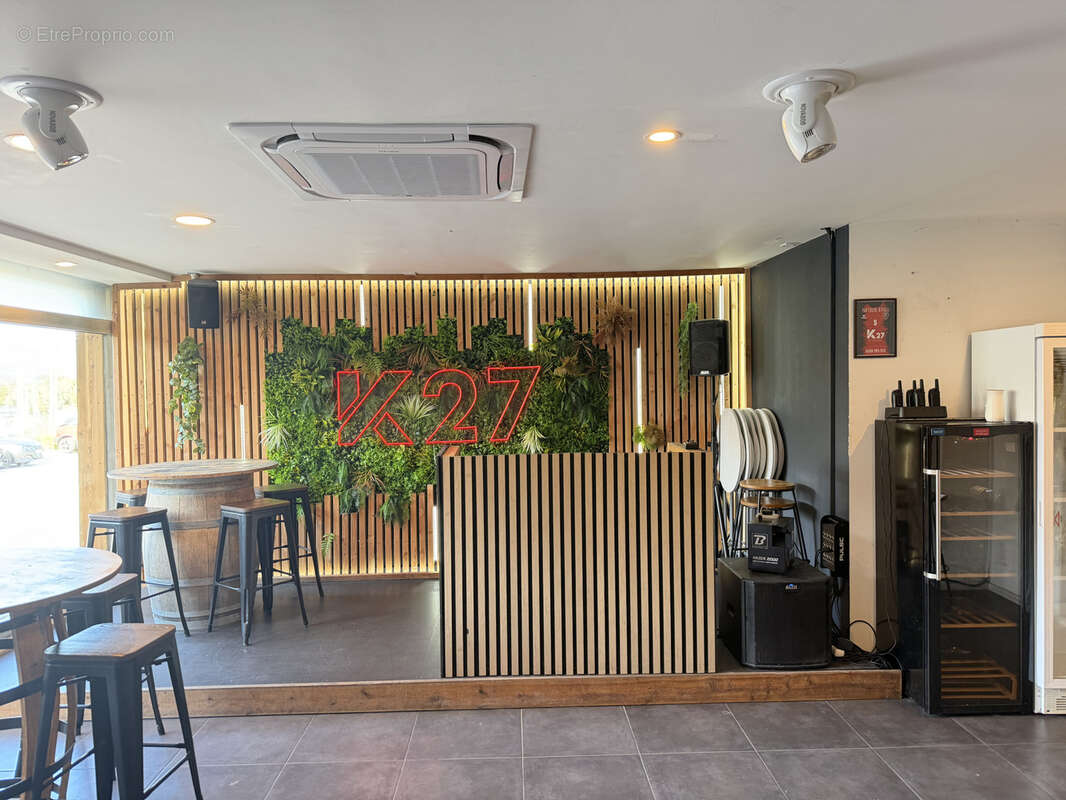 Commerce à SIX-FOURS-LES-PLAGES