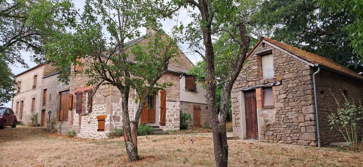 Extérieur 1 - Maison à CLUGNAT