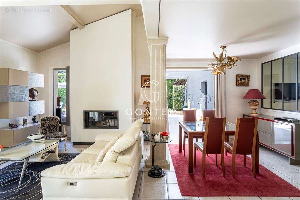 Maison à SAINT-CYR-AU-MONT-D'OR