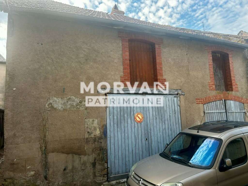 MAISON CENTRE VILLAGE  - 2 logements (1 loué) - 2 garages - Belle prestations !!! - photo 24