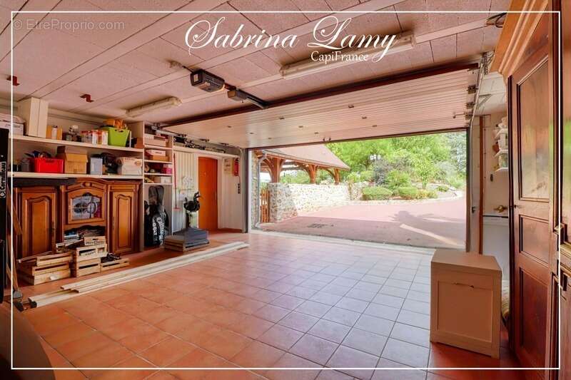  À Vendre : Élégante Propriété de Prestige en Pierre Meulière - 214 m² sur 2508 m² de Terrain - 5 chambres - photo 18