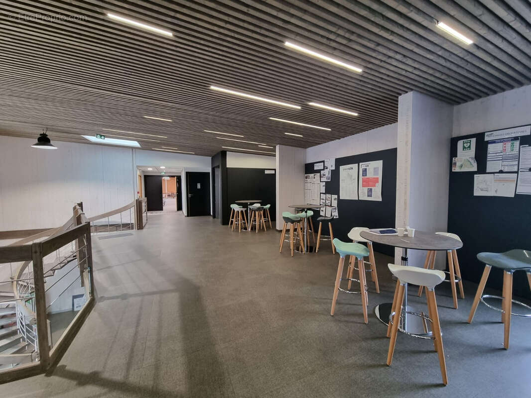 Commerce à LA ROCHE-SUR-FORON